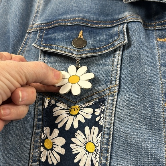 One-Of-A-Kind Colorful  Flower Child Boho Upcycled Denim Jacket, Women's Large - Picture 4 of 8
